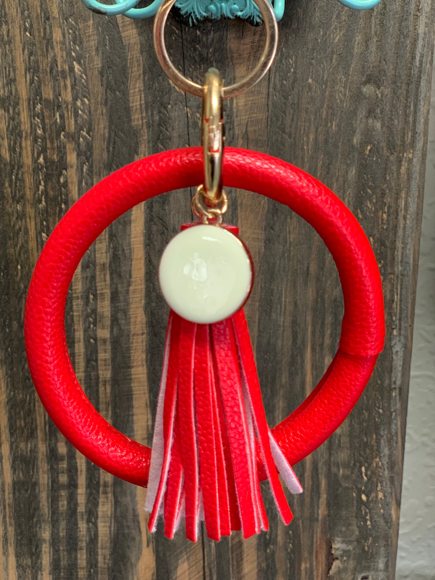 Wristlet keychains