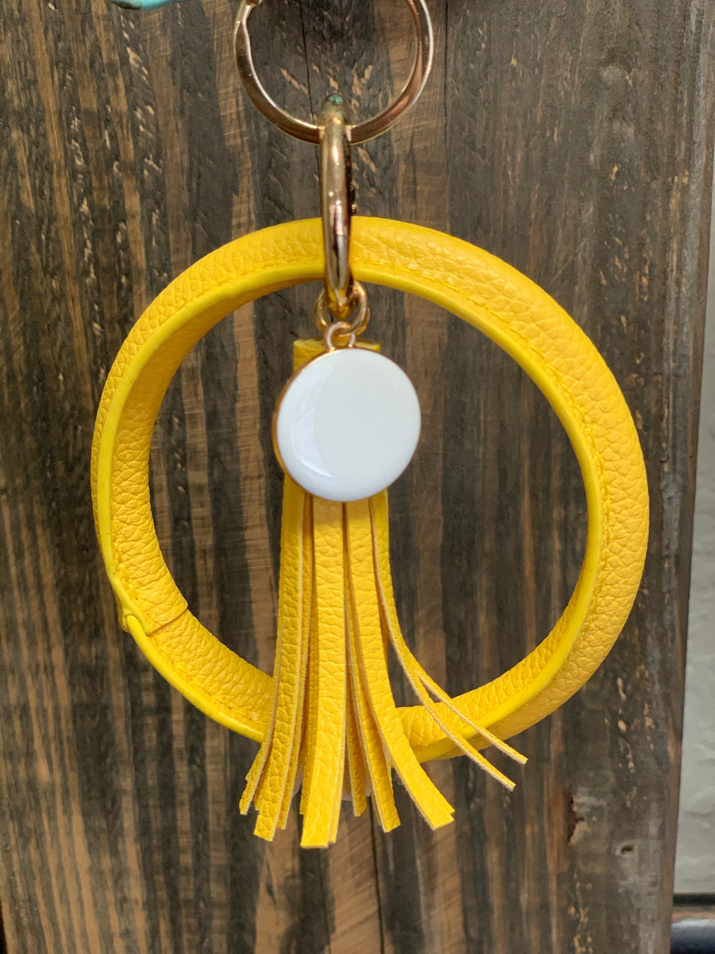 Wristlet keychains