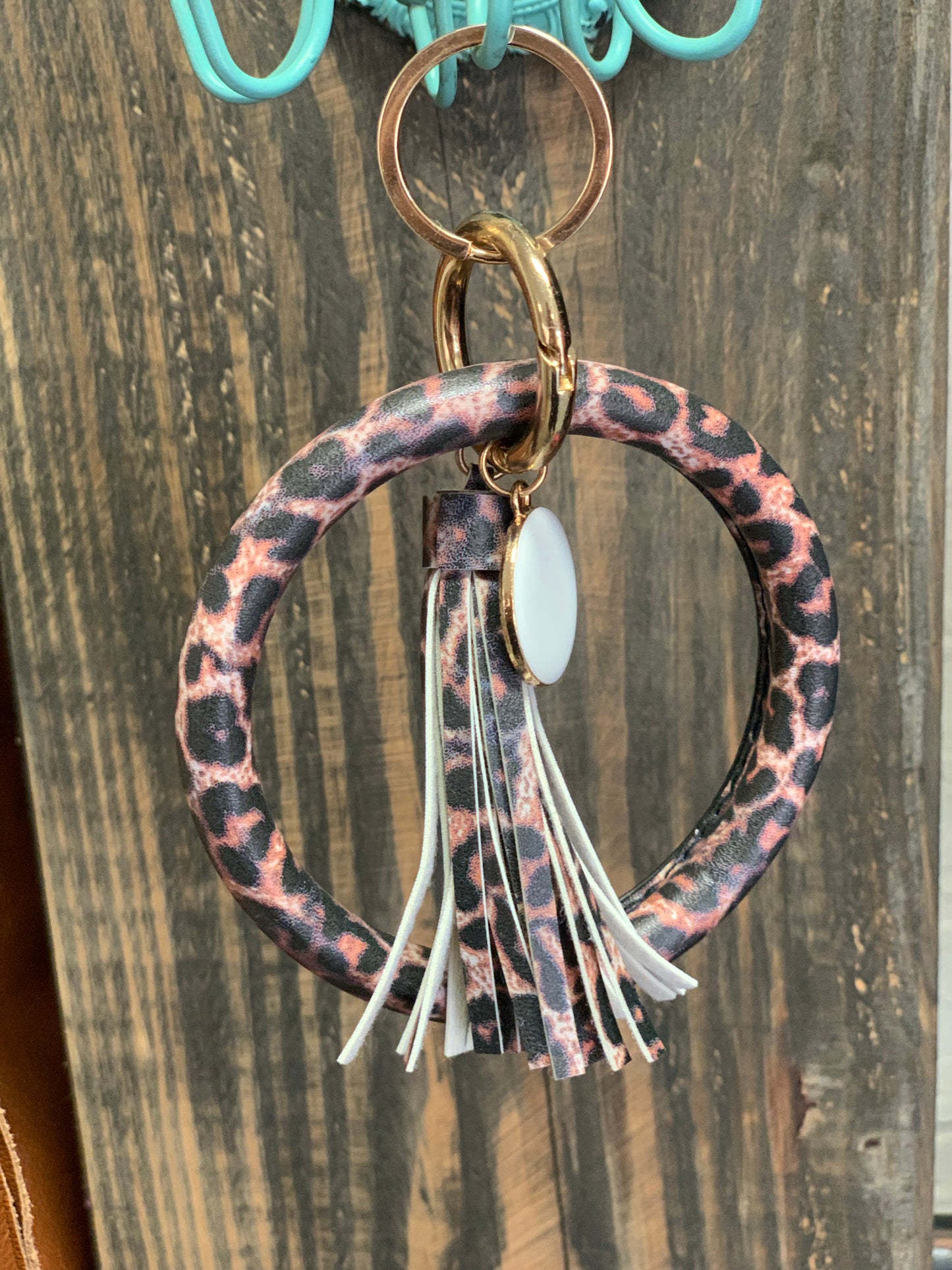 Wristlet keychains