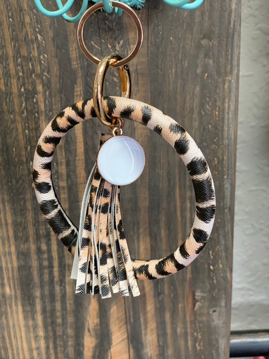 Wristlet keychains