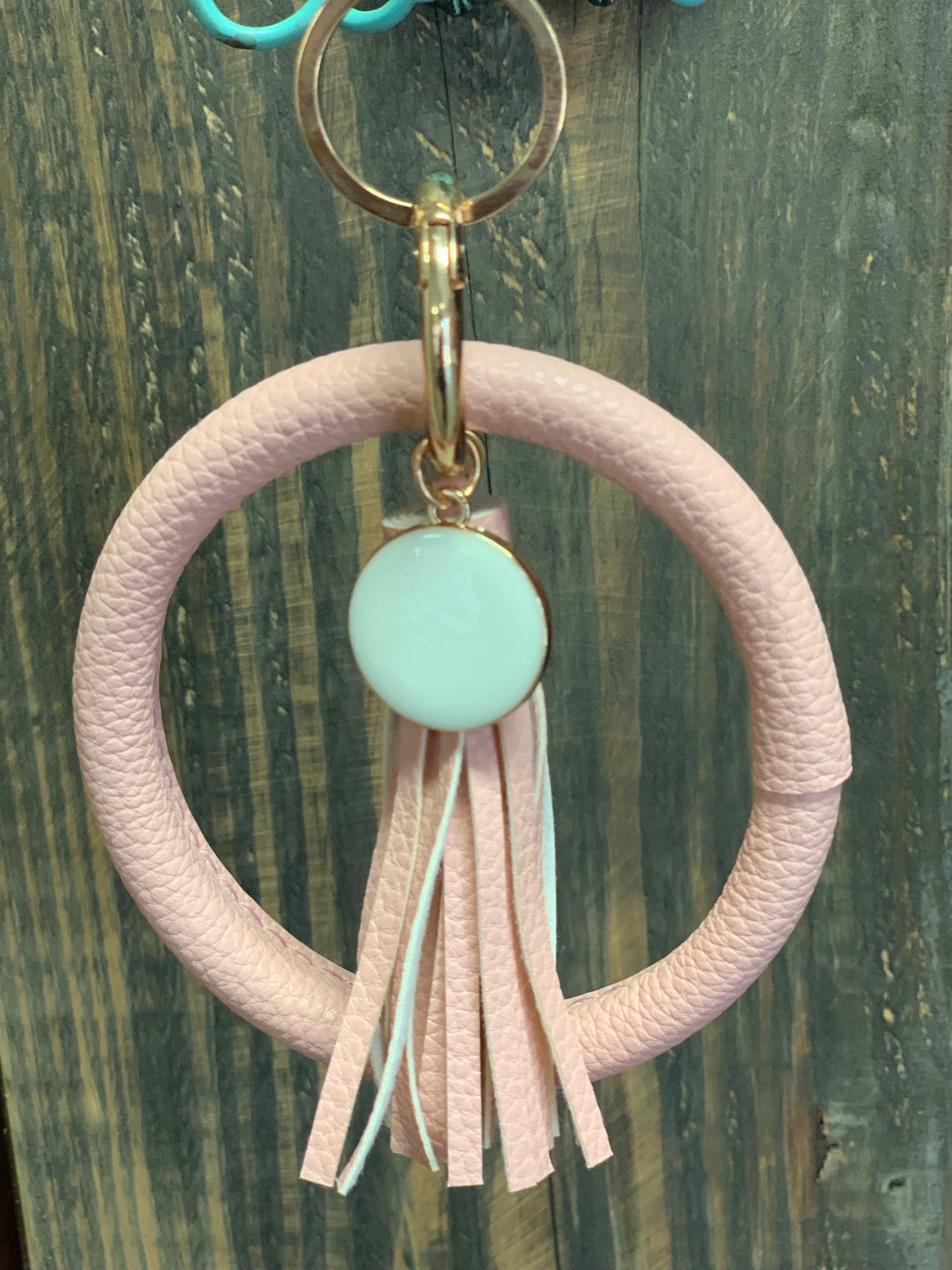 Wristlet keychains