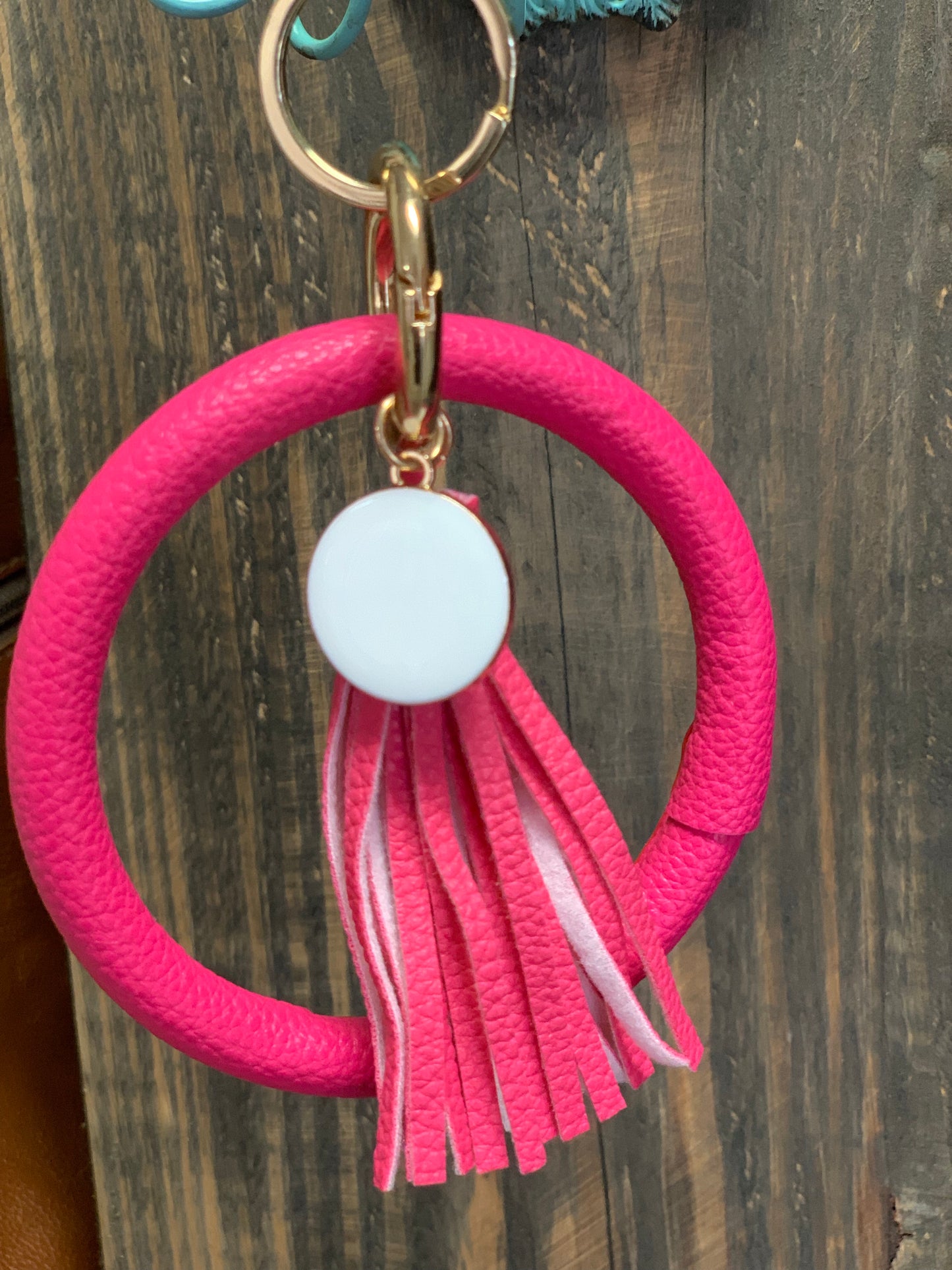 Wristlet keychains